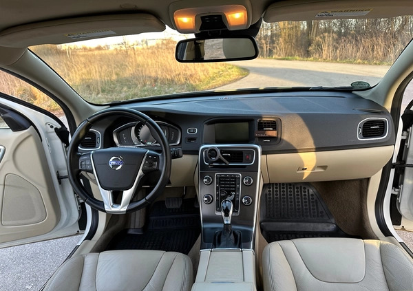 Volvo S60 cena 60000 przebieg: 140000, rok produkcji 2013 z Piastów małe 466
